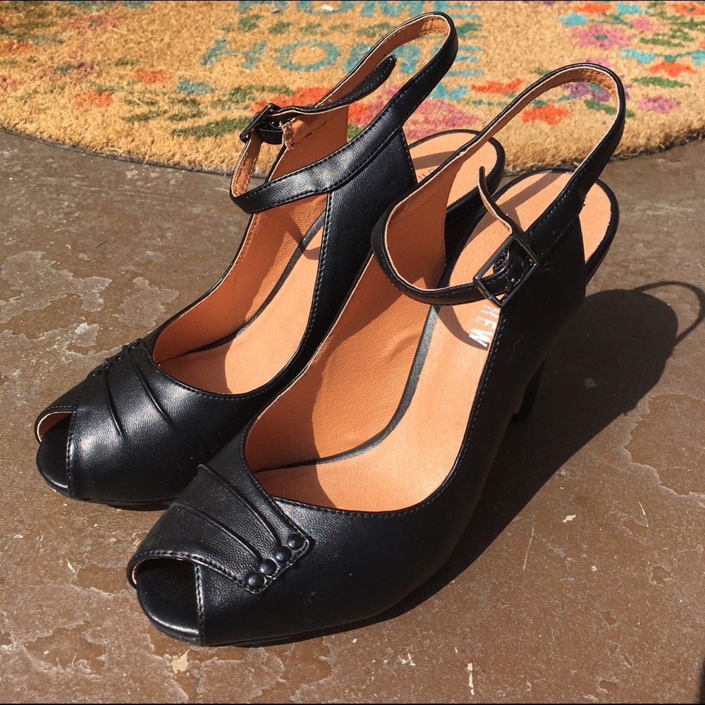 Chelsea Crew Lima Peep Toe Heels