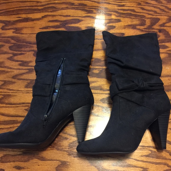 Black boots - Picture 2 of 4