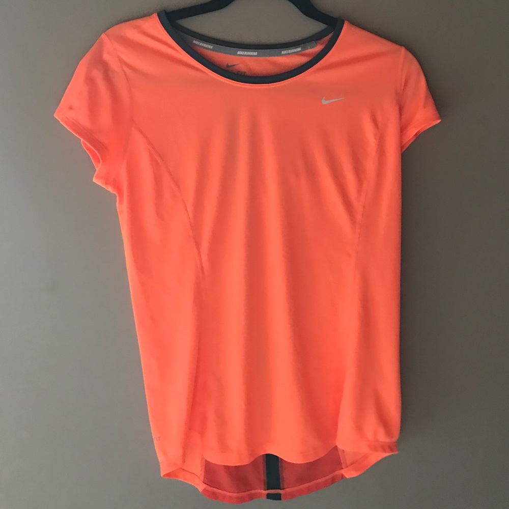 Nike top