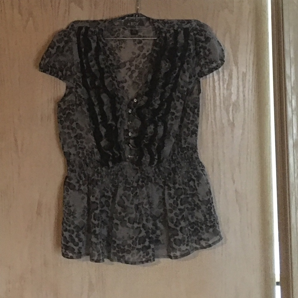 Women's Blouse Size Medium