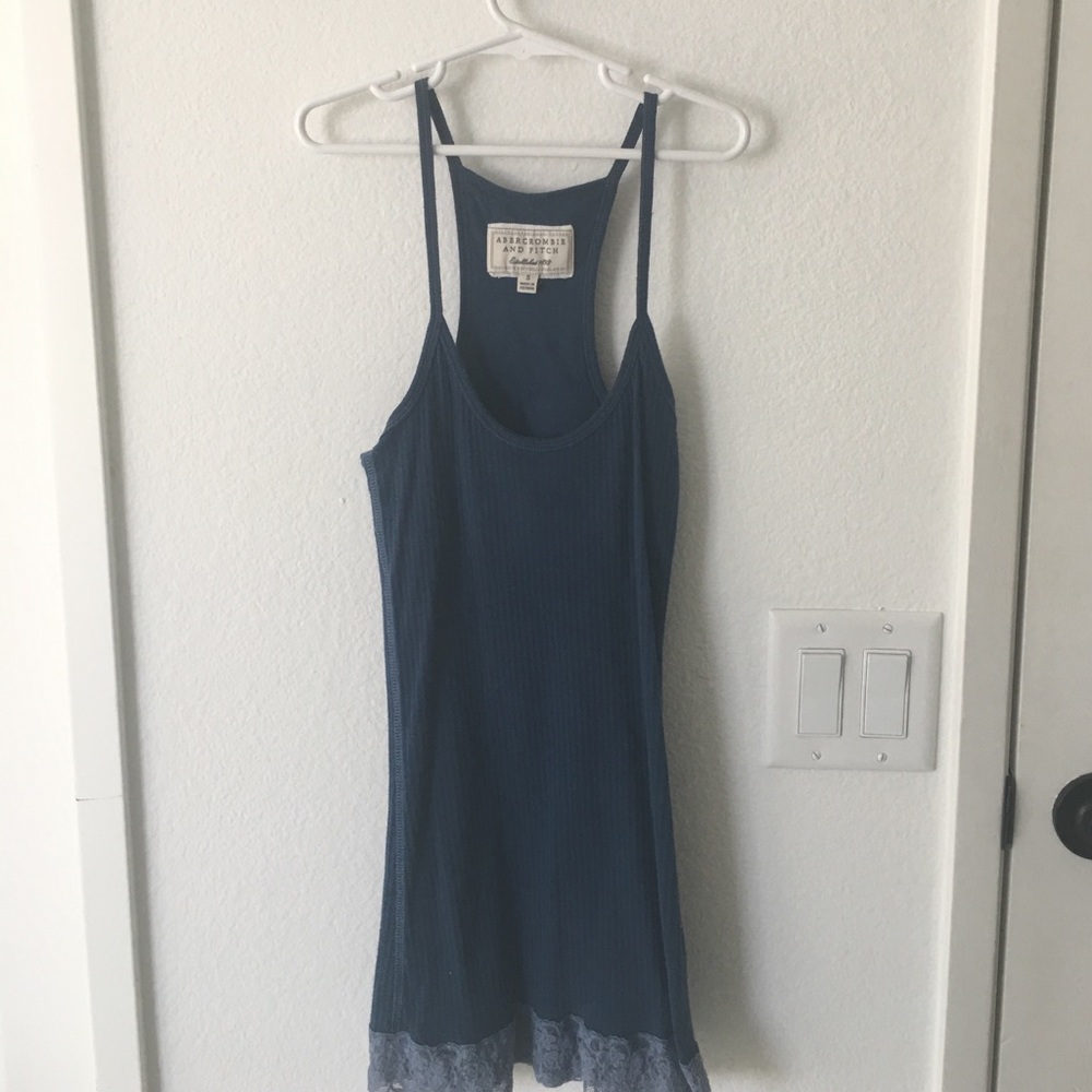 A&F blue lace cami w/ built-in bra