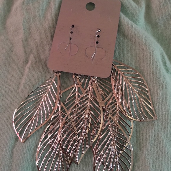 Cute dangle earrings - Picture 3 of 5