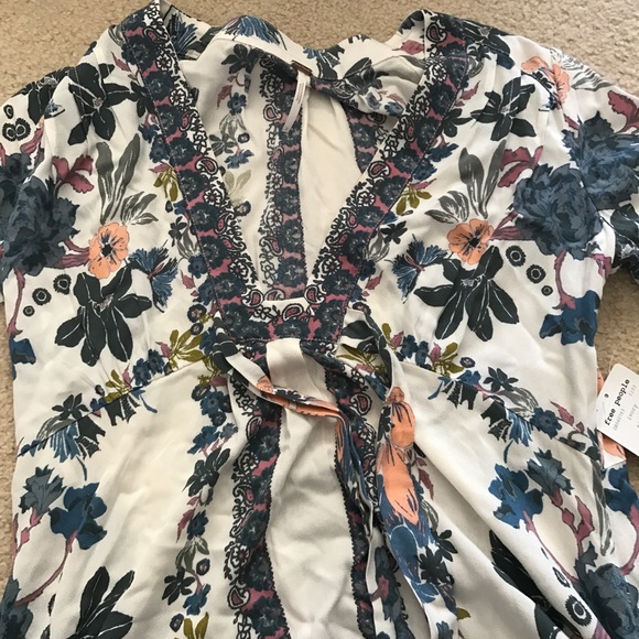 Free people shirt size 2 - Picture 2 of 3