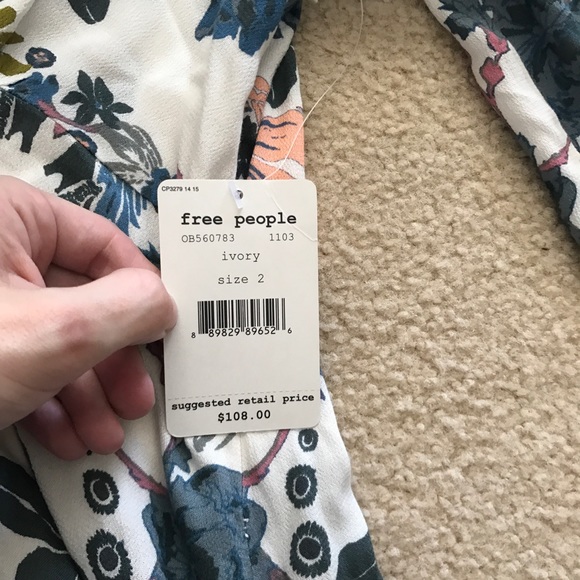 Free people shirt size 2 - Picture 3 of 3