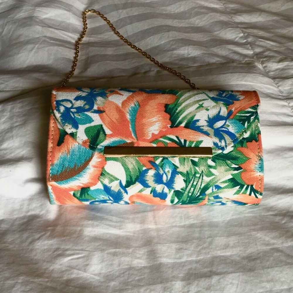 Canvas Clutch 🌿🌼🌱 NWOT