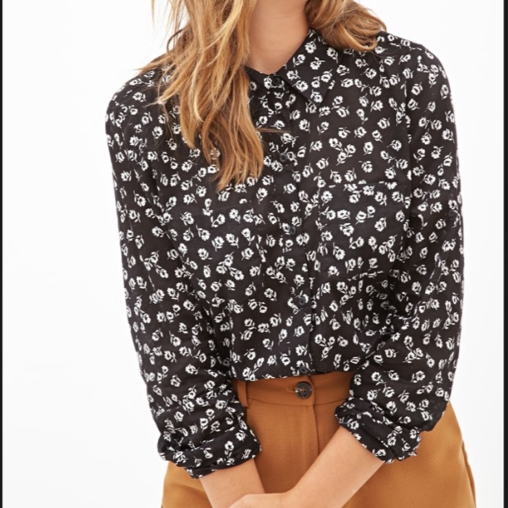 NWT! FOREVER 21 LONG SLEEVE FLORAL BUTTON UP
