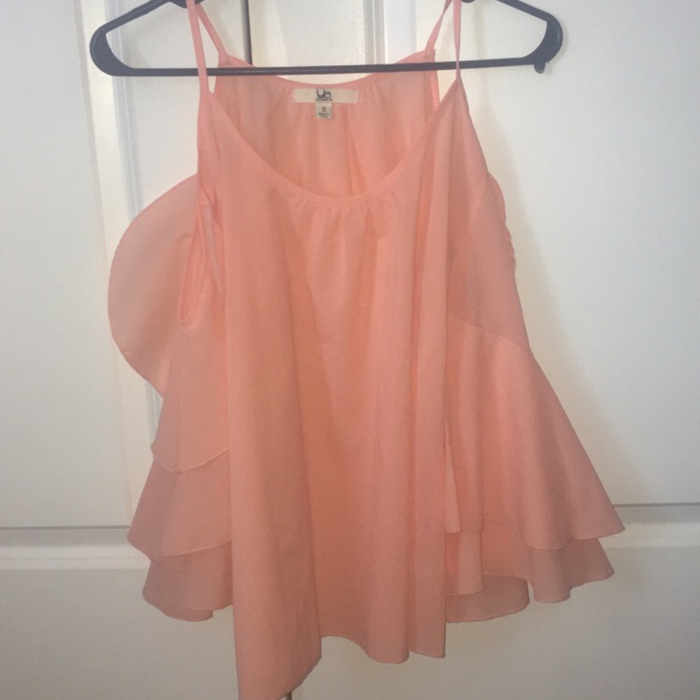 •Pretty spring peach/orange shirt•