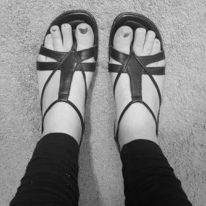 BORN black leather strappy sandals