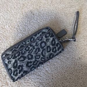 Coach wristlet wallet