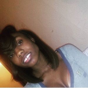 Meet your Posher, Rayshea