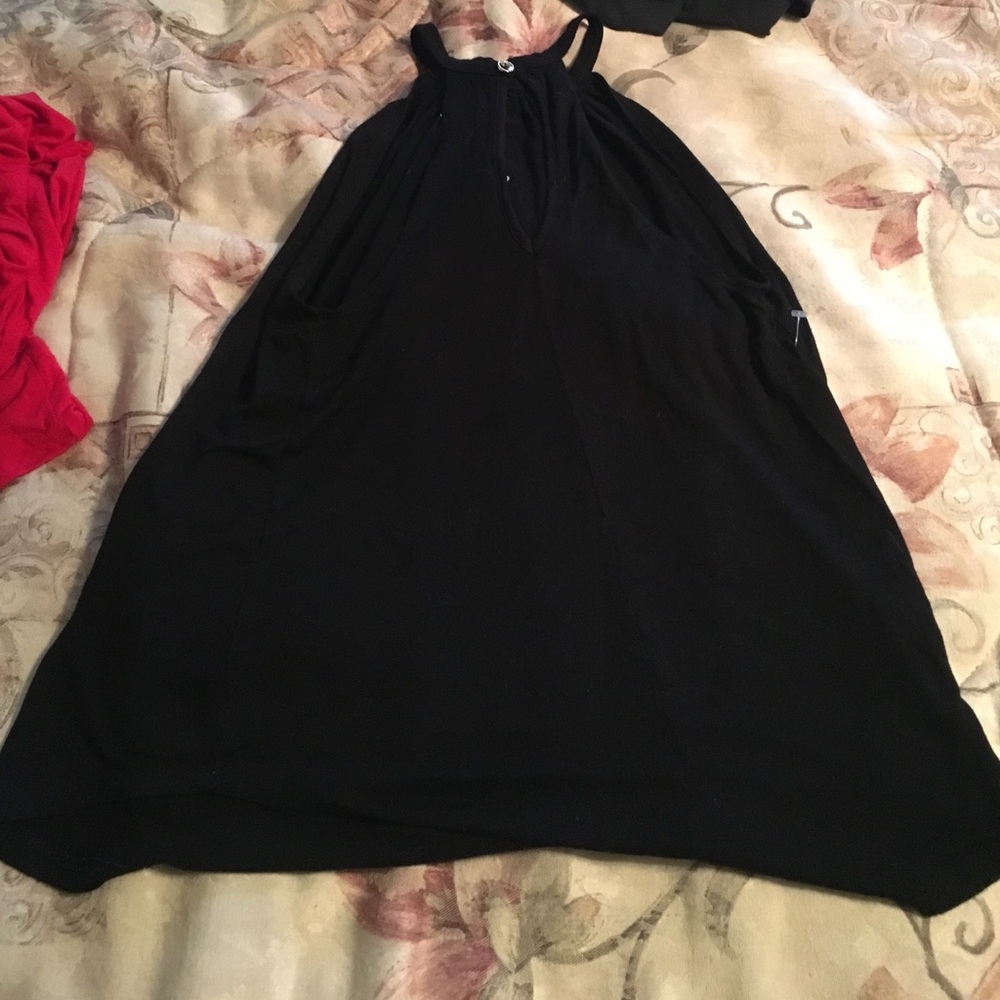 Cute black top - Picture 2 of 3