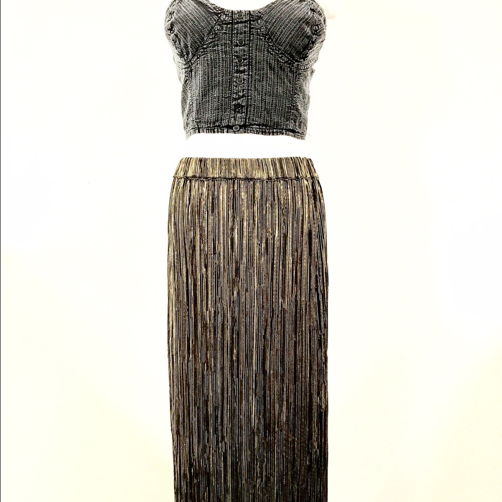 Forever 21 gold metallic skirt