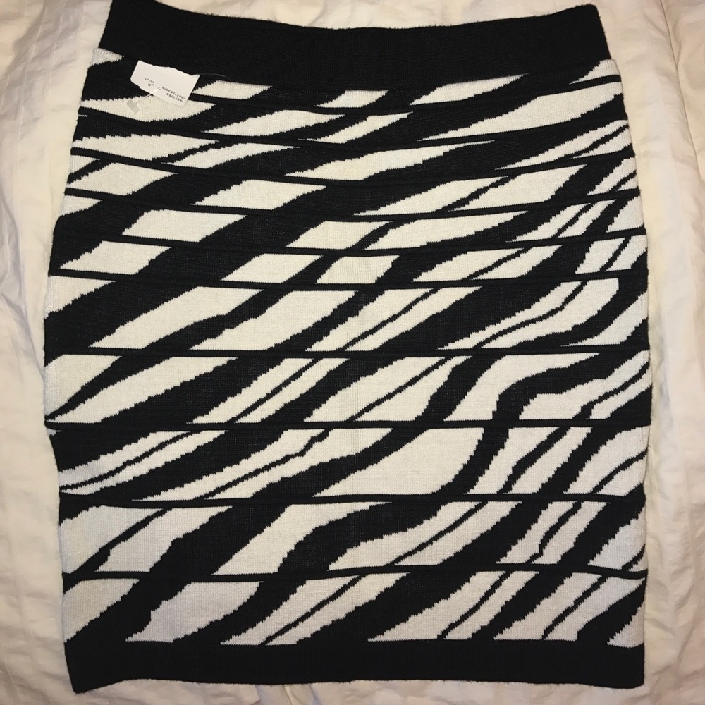 Black and white statement tight skirt