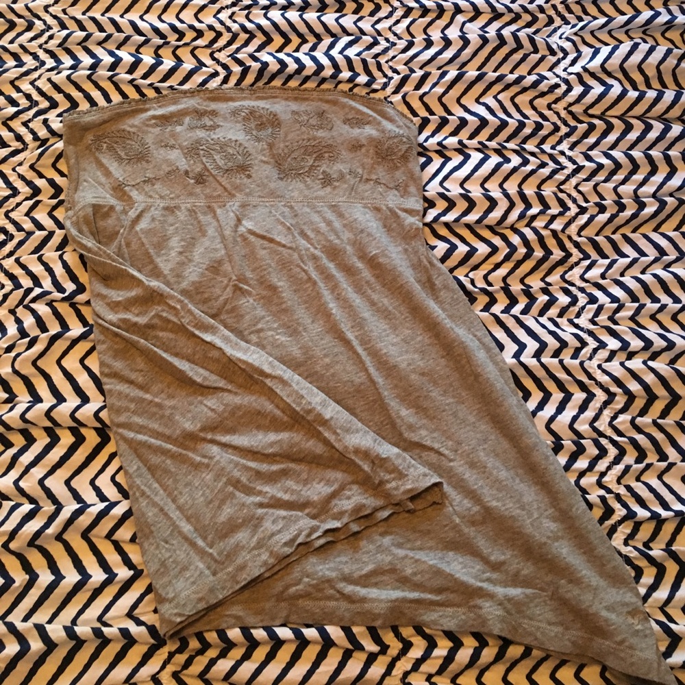 embroidered strapless tank 🌻