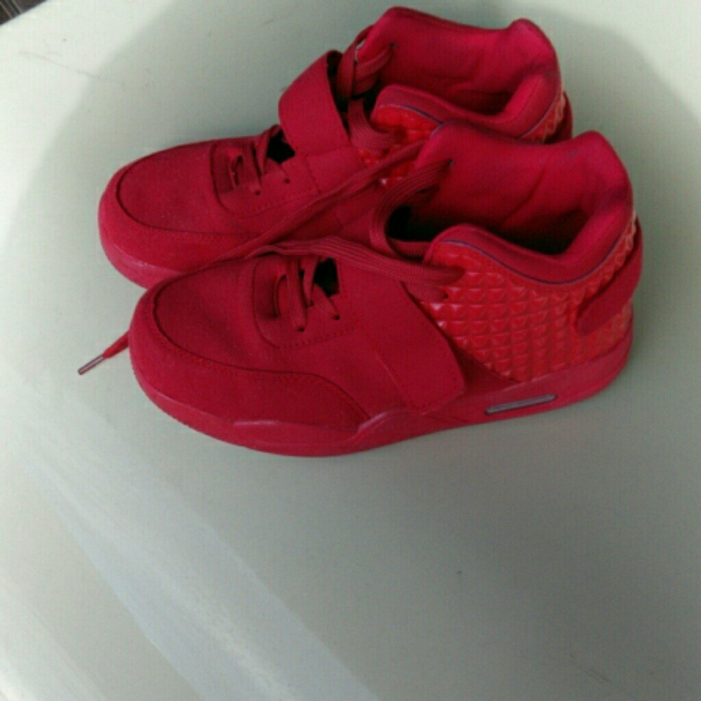 Running basketball sneakers