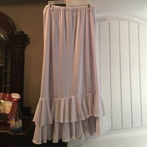 Long ruffle slip extender