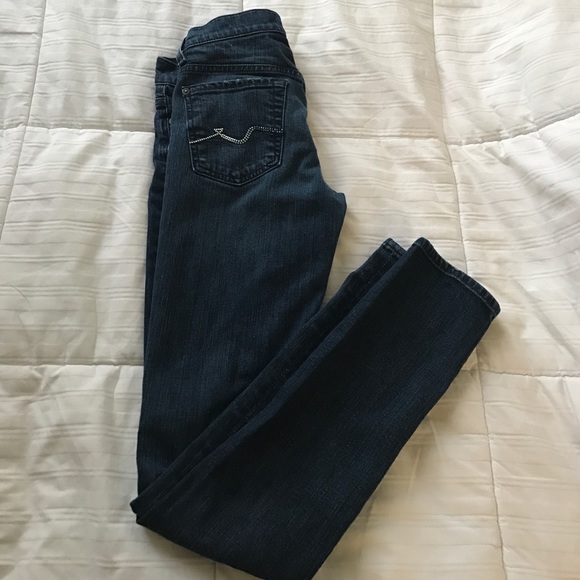 7 For All Mankind Roxanne skinny denim size 26
Create bundle to save on shipping - Picture 2 of 4