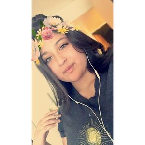 Meet your Posher, San juanita