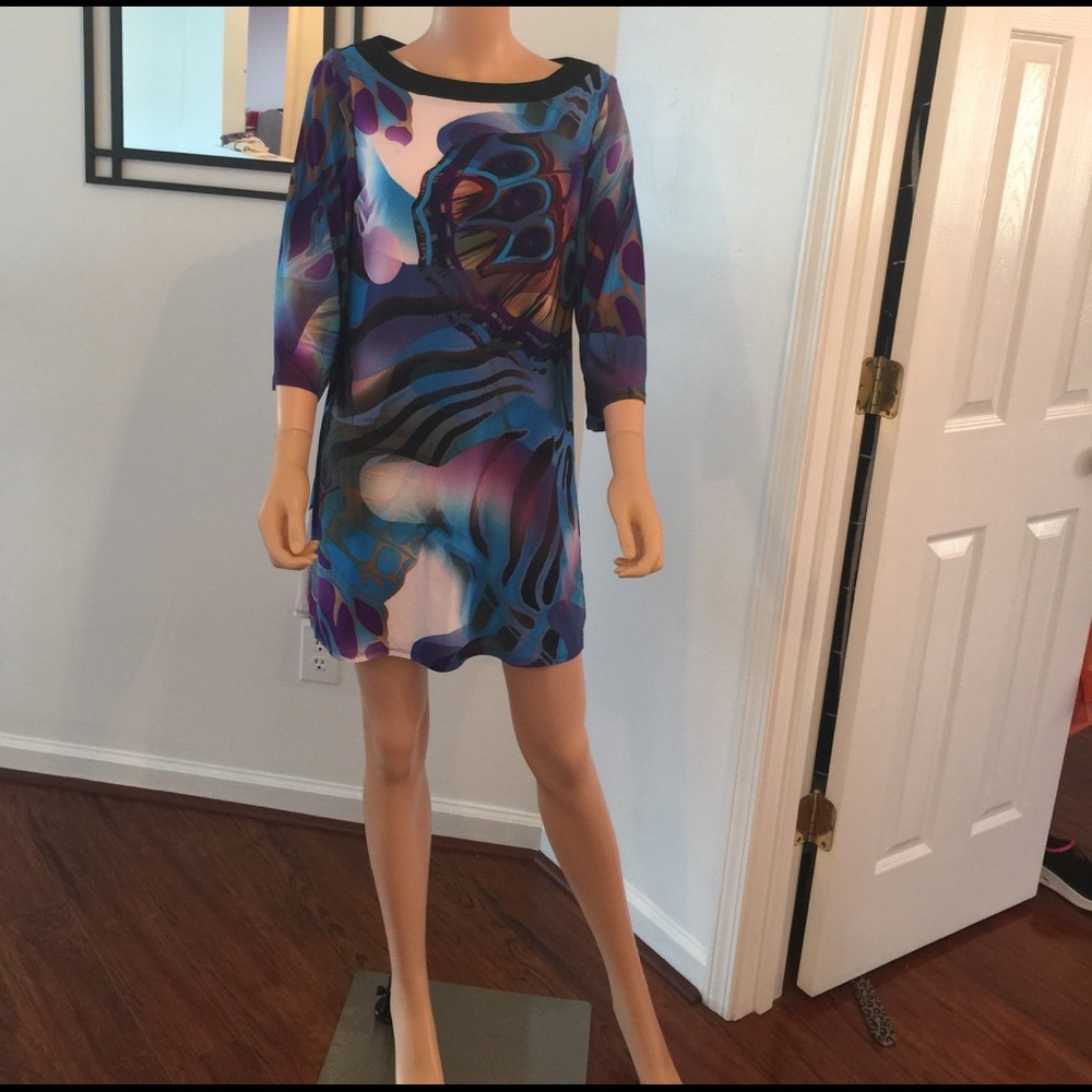 Multi color quoter sleeves dress