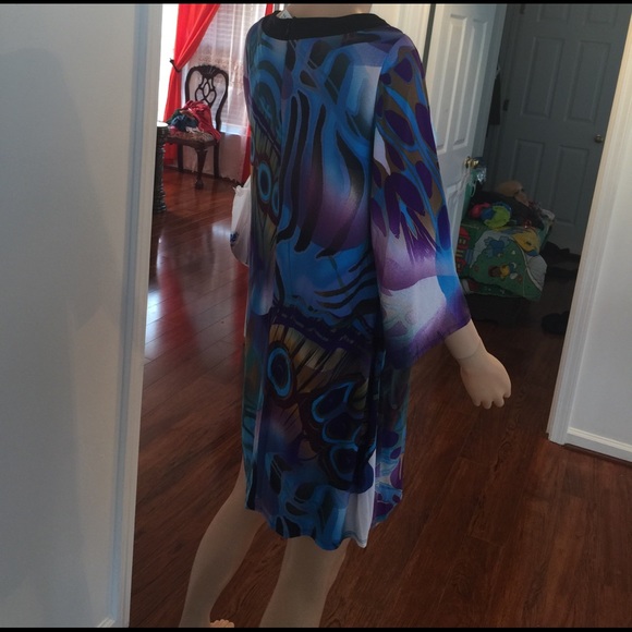 Multi color quoter sleeves dress - Picture 3 of 3