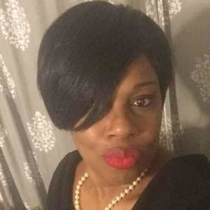 Meet your Posher, Desiree