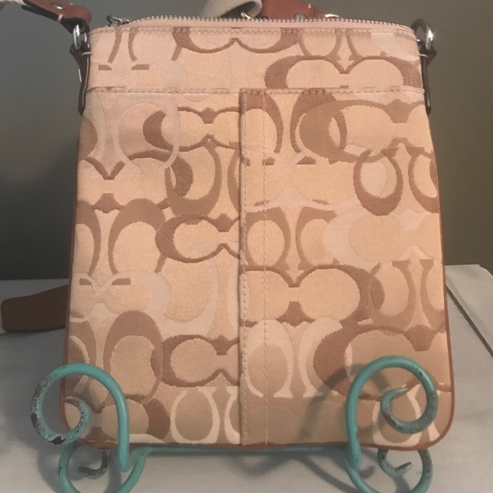 Like new Coach side bag - Picture 2 of 3