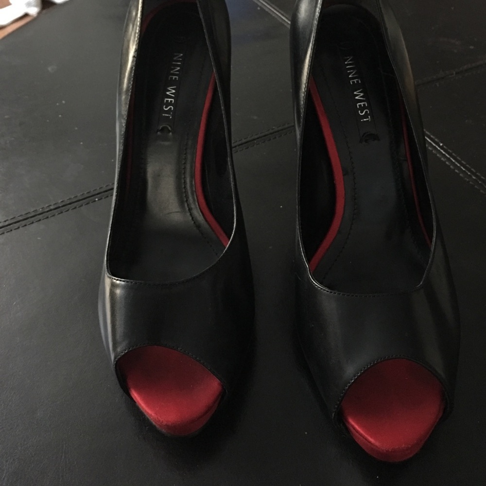 Red sole black leather Nine West heels size 8.5