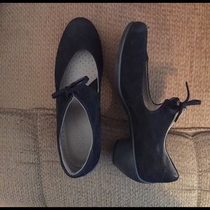 Low healed black suede dress shoe