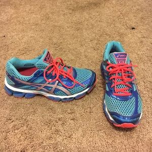 Asics Gel Cumulus 15 sneakers, Size 9.5