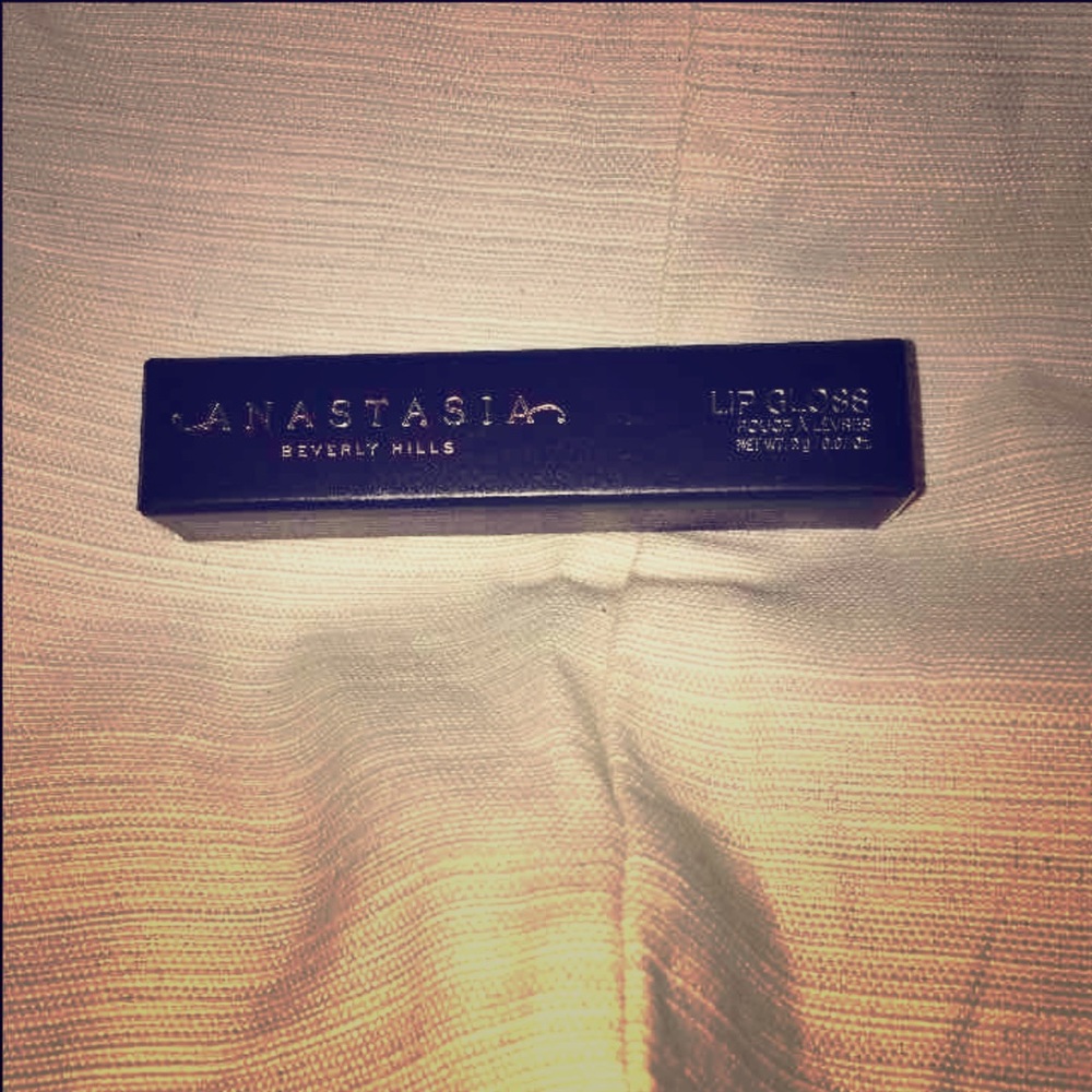 Anastasia Beverly Hills lip gloss
