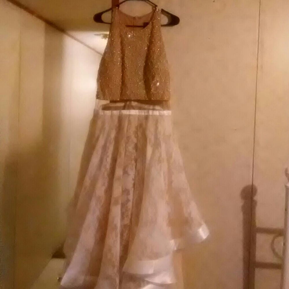 New Prom Dress - Picture 2 of 8