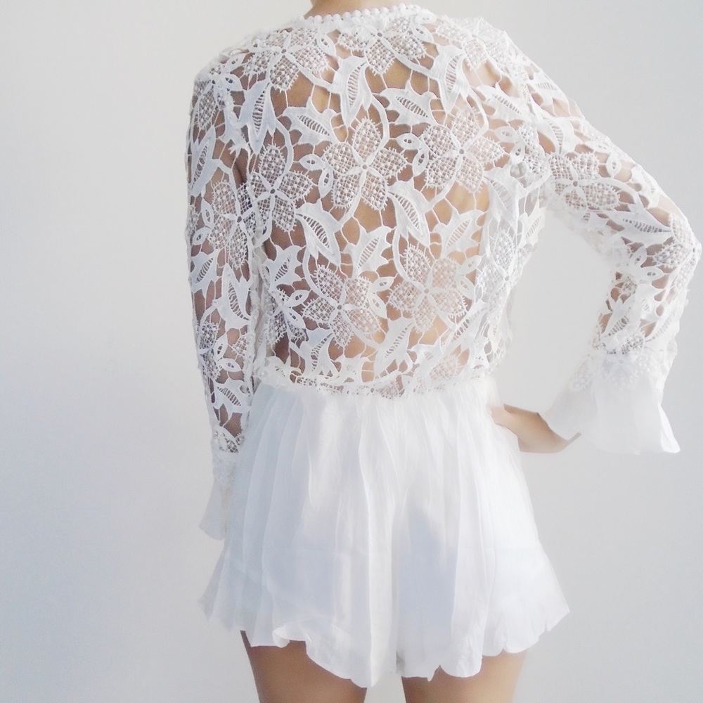 SOLD OUT ✖️ Melodie Tie Front Lace Romper - Picture 5 of 6