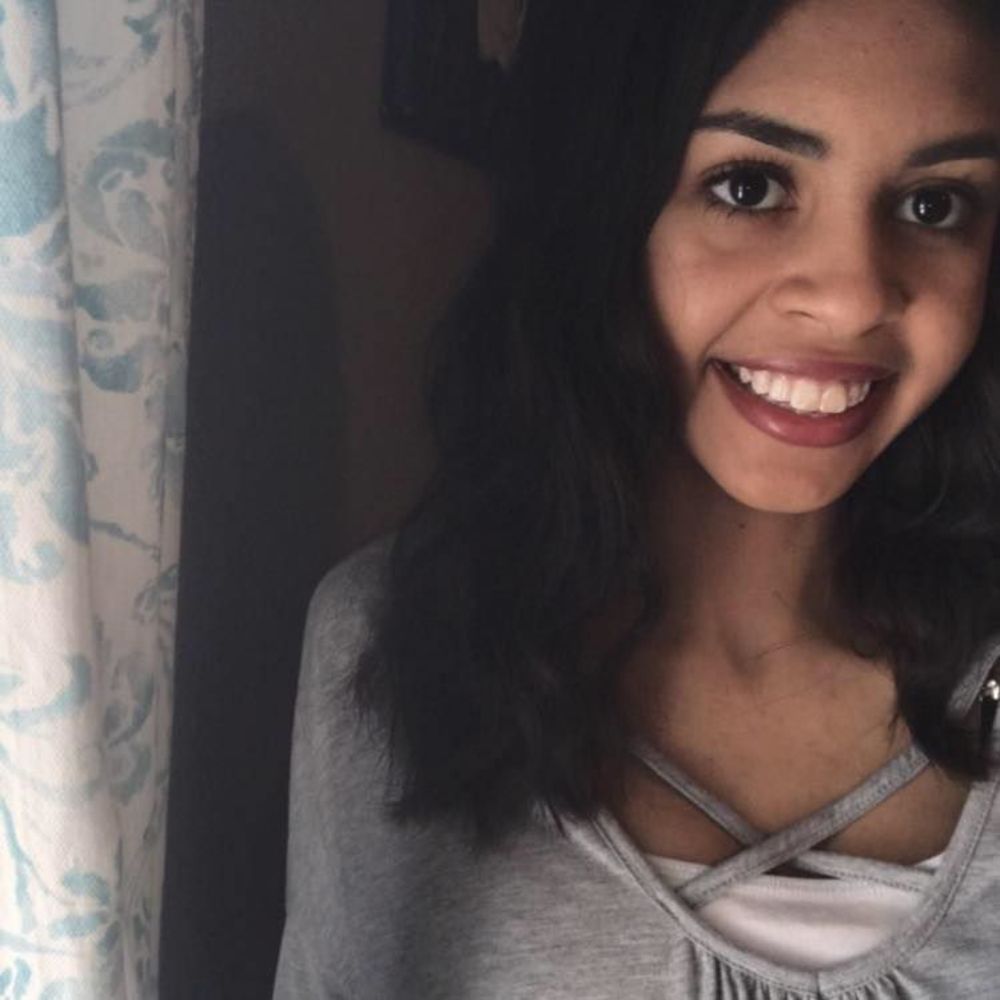 Meet your Posher, Gabby - Picture 1 of 2
