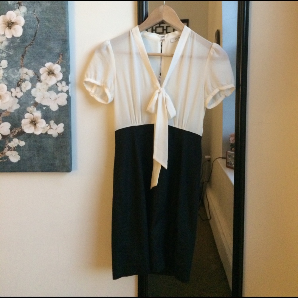 Pencil dress V neck,