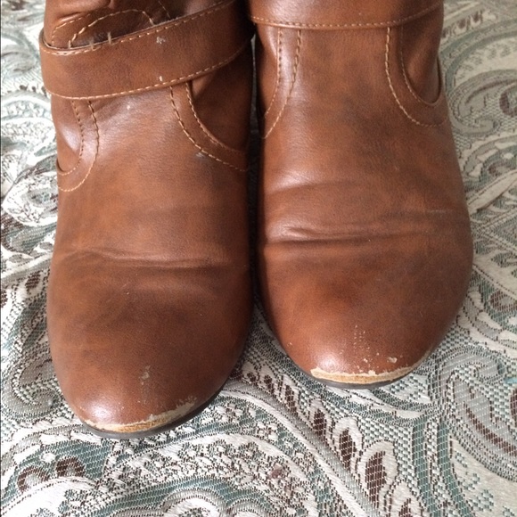 Boots - Picture 2 of 4