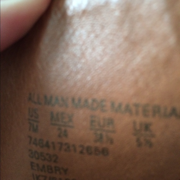 Boots - Picture 4 of 4