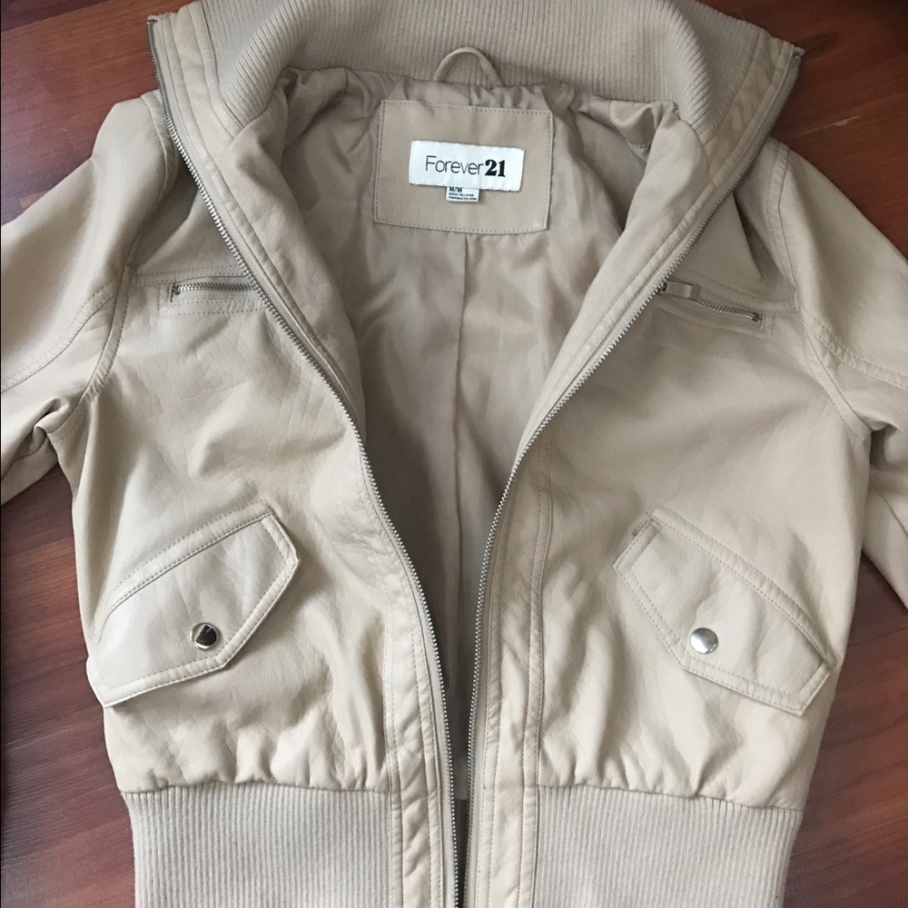 🎈Beige Faux Leather Jacket🎈