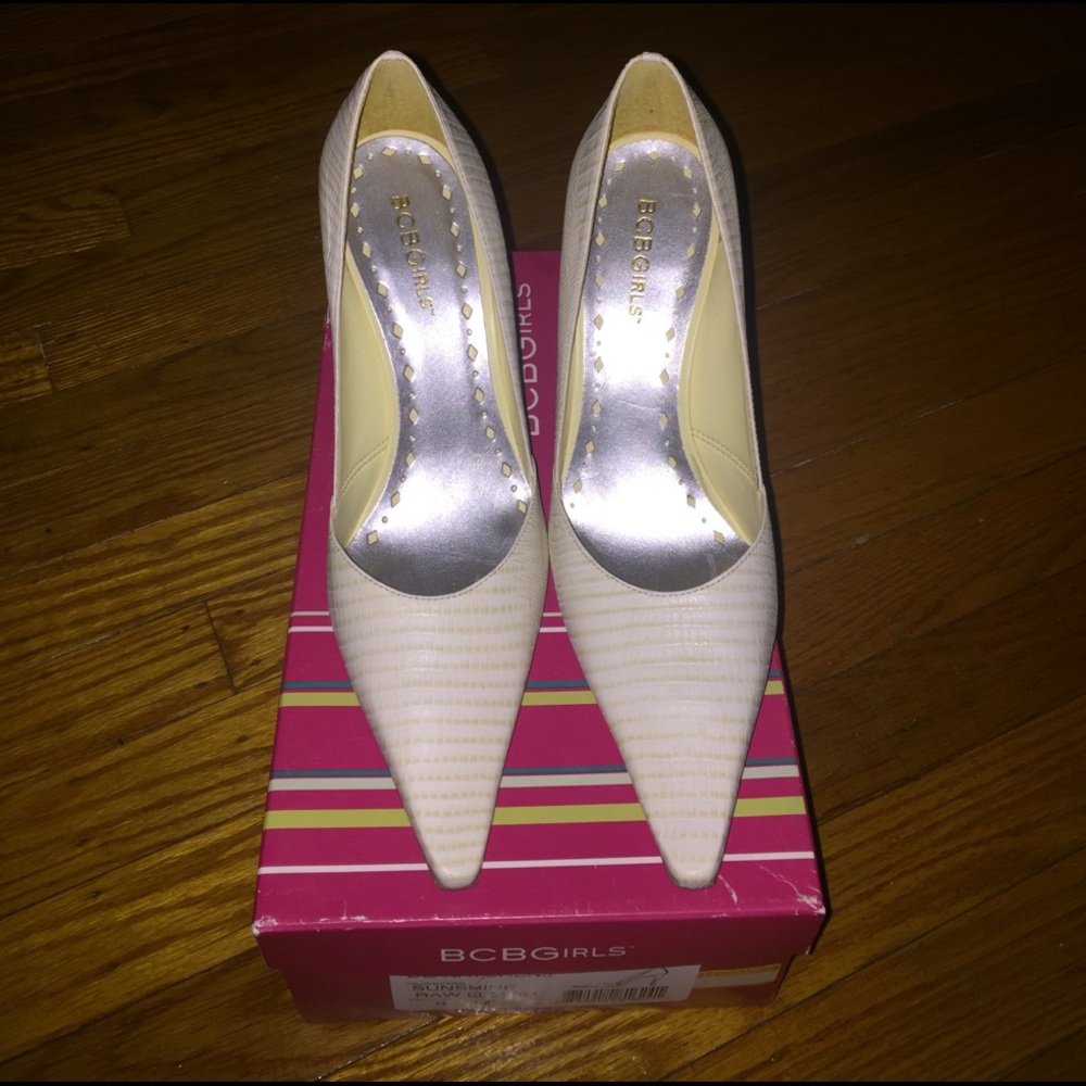 BRAND NEW BCBG SUNSHINE RAW LIZARD HEELS