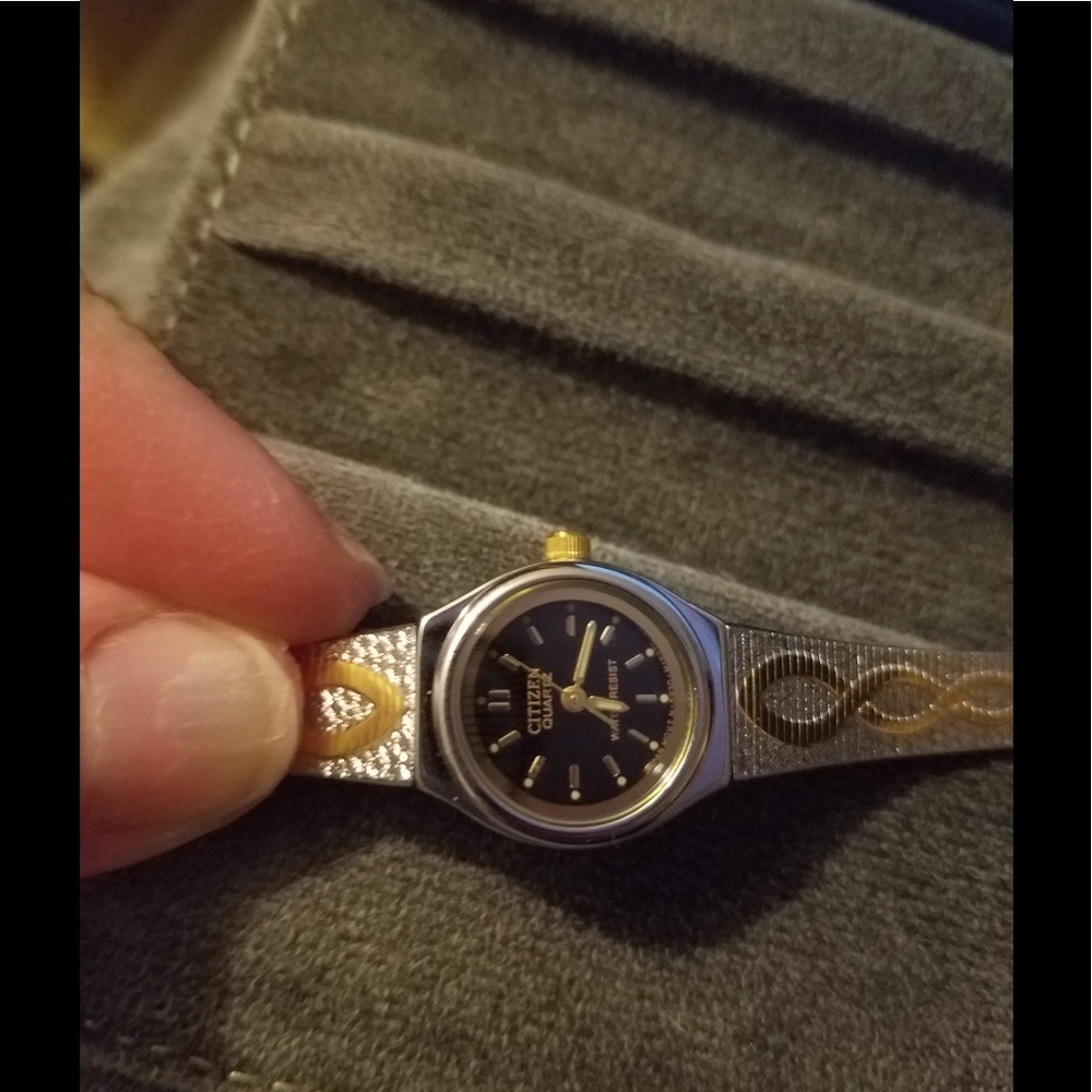 Watch - Picture 2 of 4