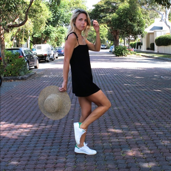 ❌SOLD❌ Reformation Feliz Dress - Picture 4 of 4