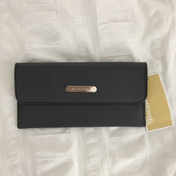 MICHAEL Michael Kors Handbags - Michael Kors leather flat continental wallet