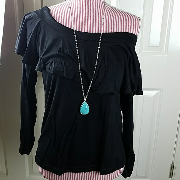Plus Size Black Ruffled Off-theShoulder Top - Picture 4 of 4