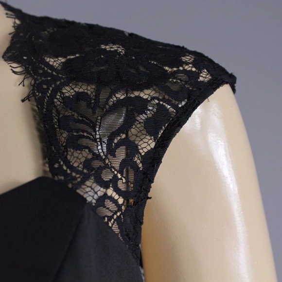 Black Sleeveless Lace-yoke Ruched Sheath Dress - Picture 4 of 8