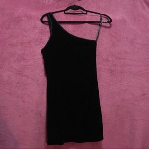 BeBe Black Velvet One Shoulder Sleeve Dress