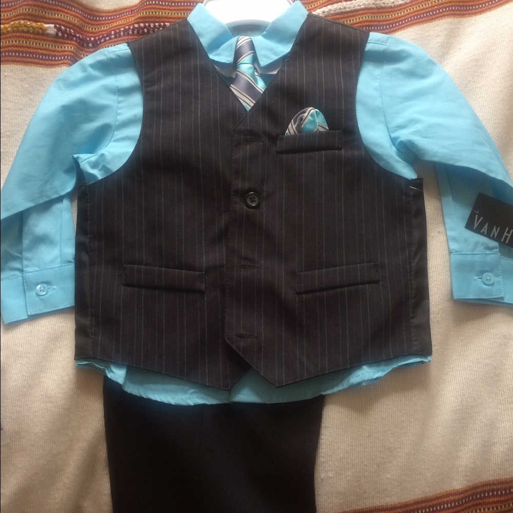 Adorable, NWT dressy vest/suit for child 4T