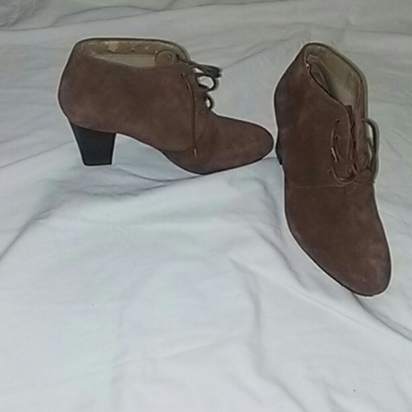 Isaac Mizrahi Shoes - Isaac Mizrahi Brown suede lace up booties