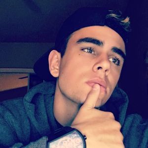 Meet your Posher, Dom