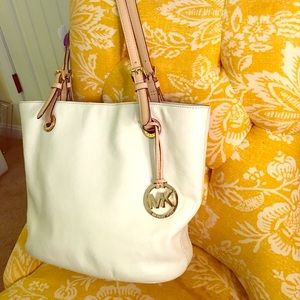 Michael Kors Vanilla Jet Set Purse