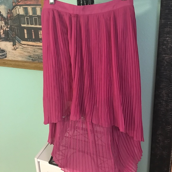 Versatile pink skirt - Picture 3 of 4