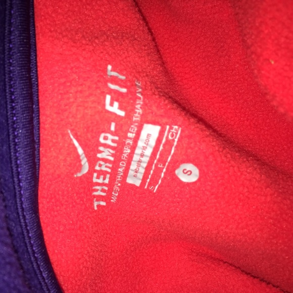 Women's Small Therma Fit Hoodie - Picture 4 of 4